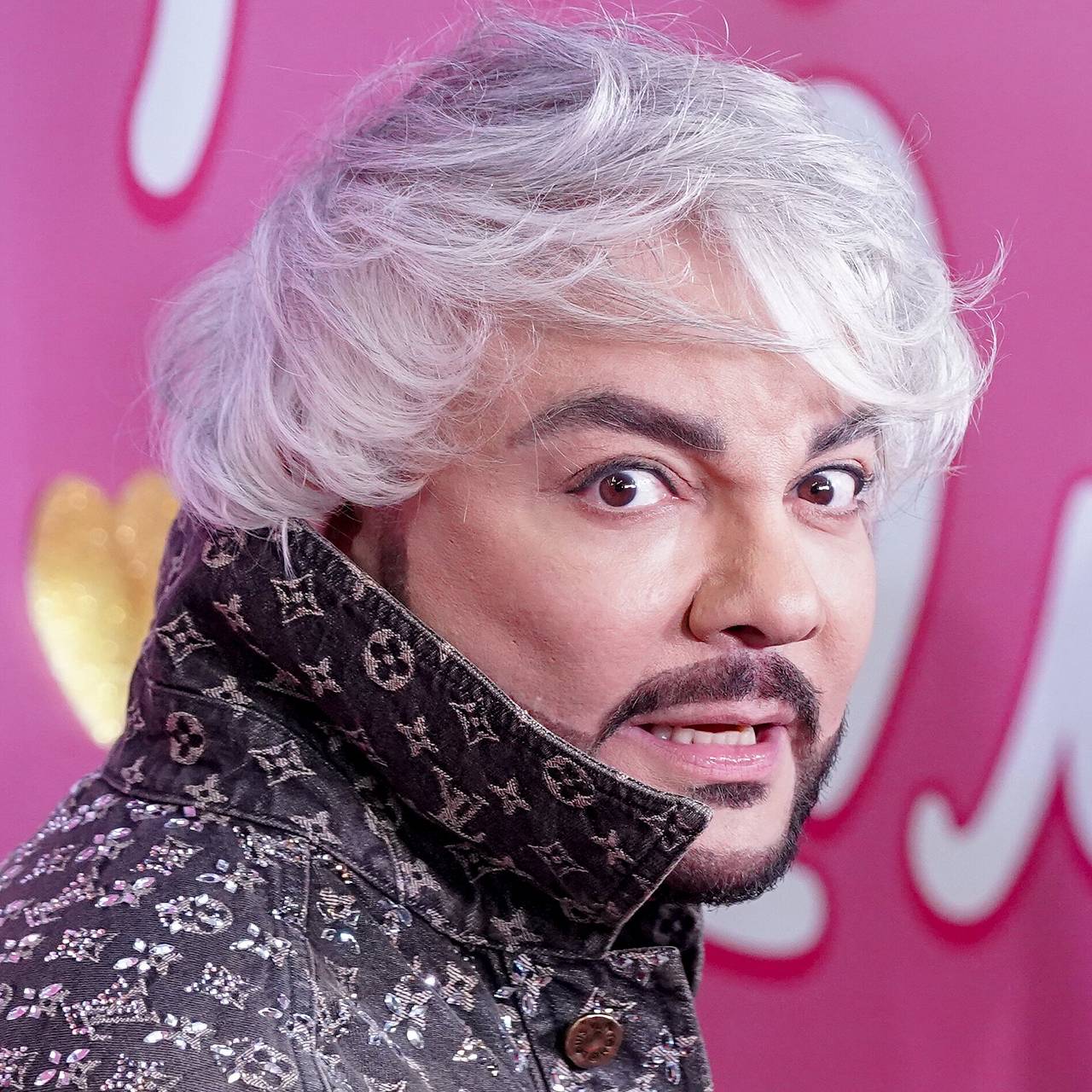 Видео с курящим в аэропорту Киркоровым проверят на Алтае