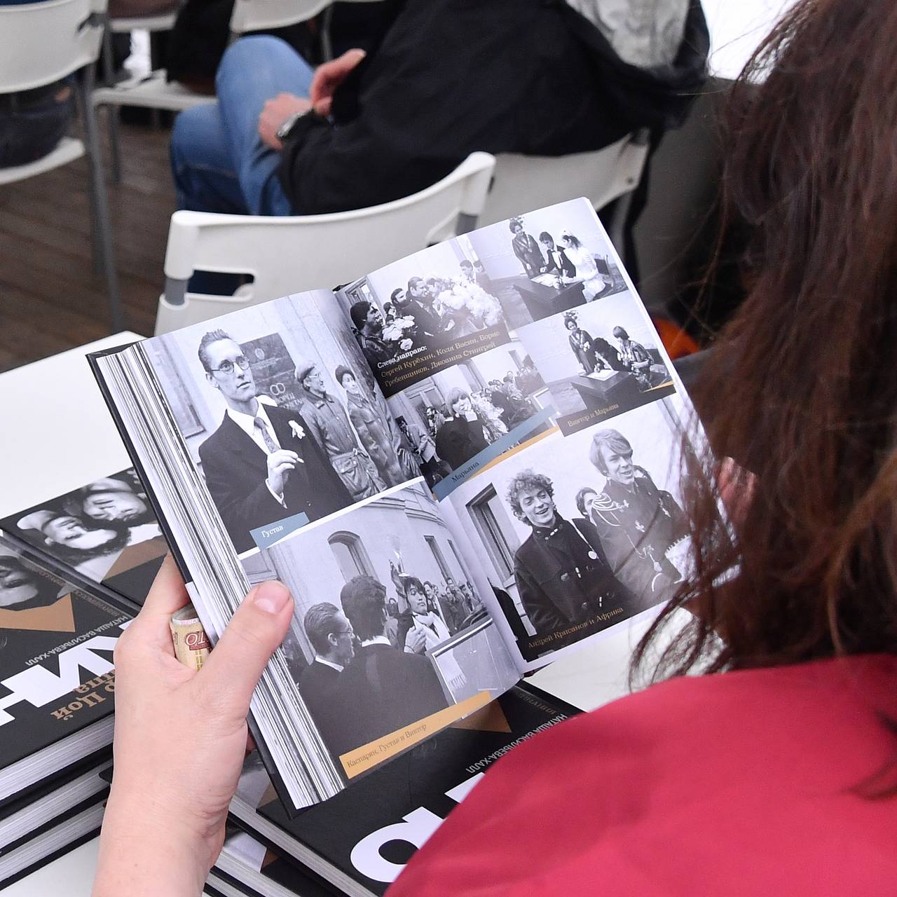 Издатели будут маркировать книги о Цое и The Beatles