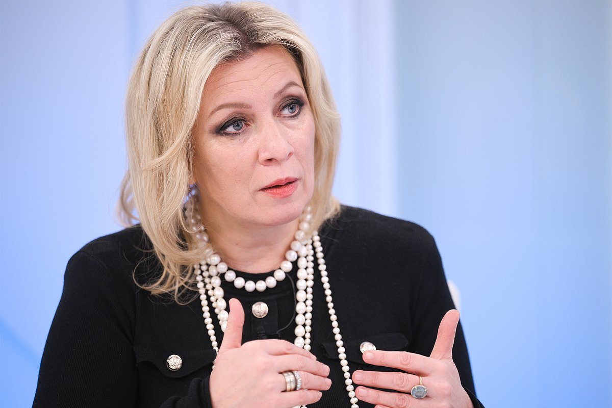 Официальный представитель МИД России Мария Захарова во время интервью РИА Новости