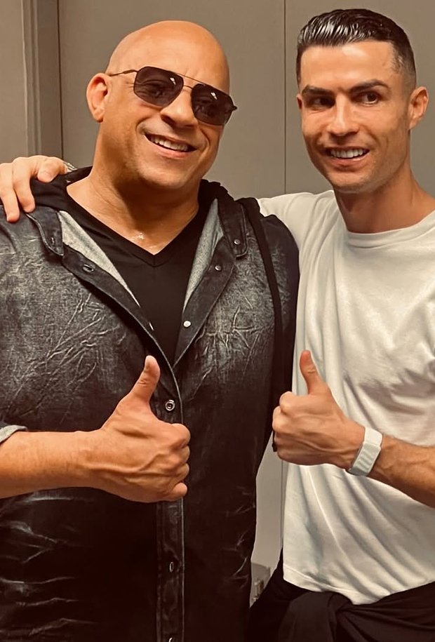 Актер Вин Дизель и футболист Криштиану Роналду. Роналду сыграет в 11-м «Форсаже», его роль не раскрывается.