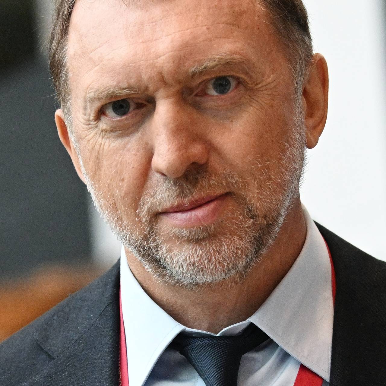 &laquo;Этот путь придется пройти&raquo;. Зачем миллиардер Дерипаска призывает россиян &laquo;собраться&raquo; и работать шесть дней в неделю по 12 часов?