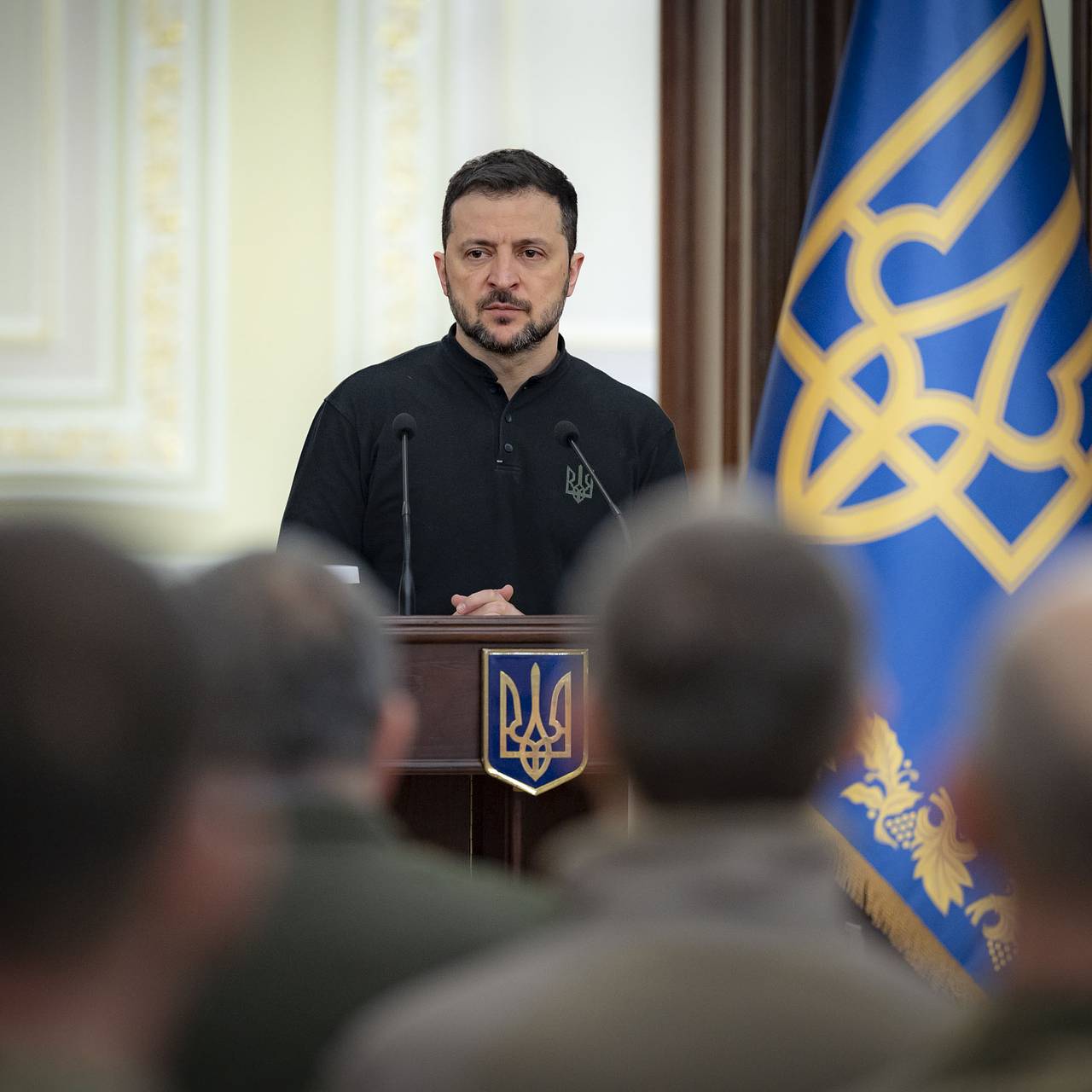 Раскрыт размер зарплаты Зеленского