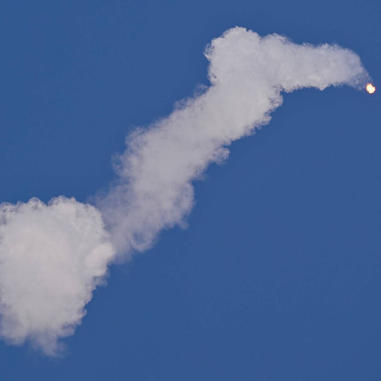 Спутник Starlink взорвался по загадочной причине