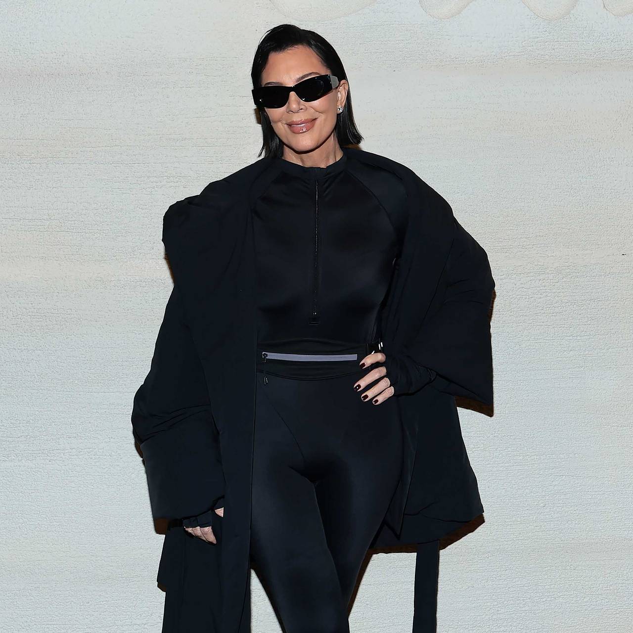 Китайцы нарекли Крис Дженнер богиней богатства и заполонили соцсети ее фото