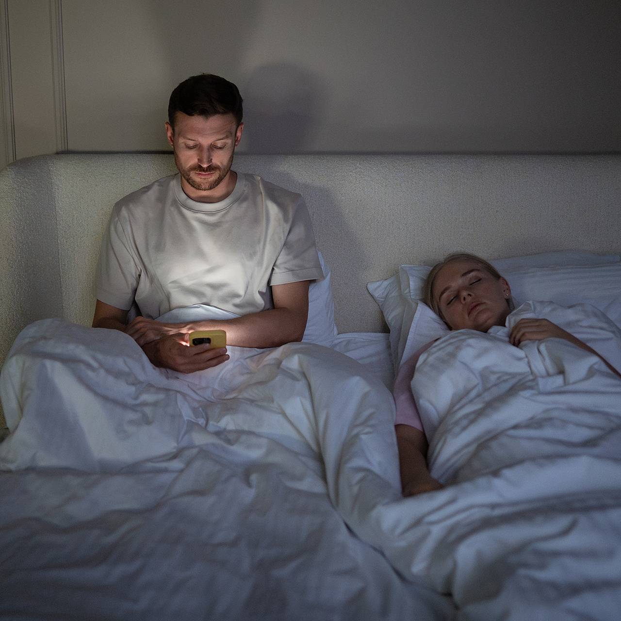 Врач призвал отказаться от трех вредных привычек перед сном ради здоровья сердца