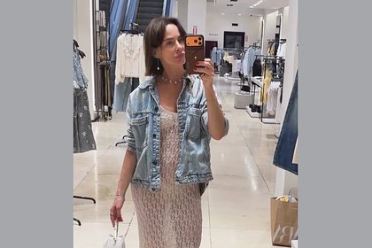 45-летняя экс-солистка группы &laquo;Демо&raquo; в прозрачном платье пришла в магазин