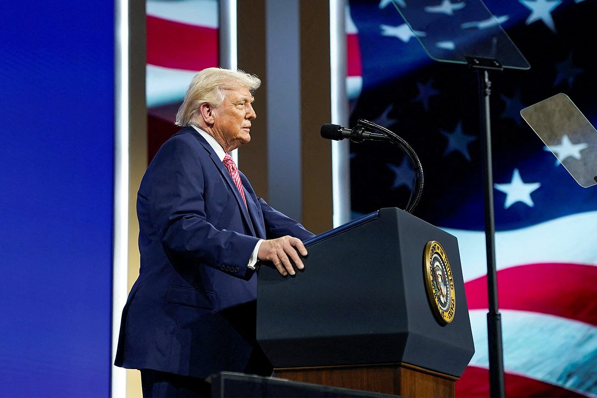 Президент США Дональд Трамп выступает с речью в Майами-Бич, США, 27 марта 2026 года