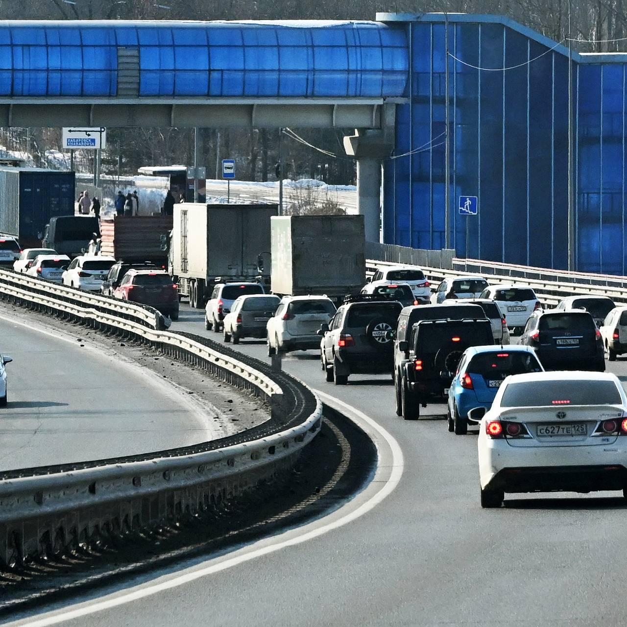 В России зафиксировали критический рост нелегальных автотоваров