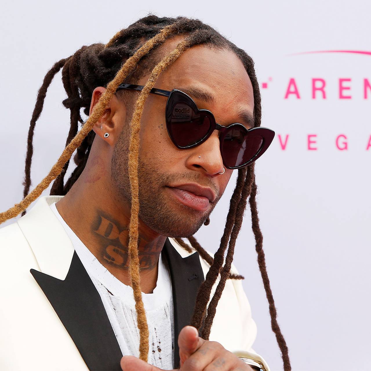 Концерт американского рэпера отменили из-за трека про русских женщин