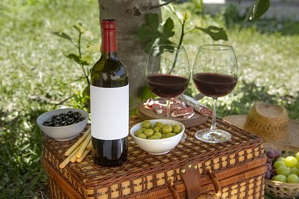 Бутылку редчайшего 80-летнего вина продали за рекордные 65,6 миллиона рублей