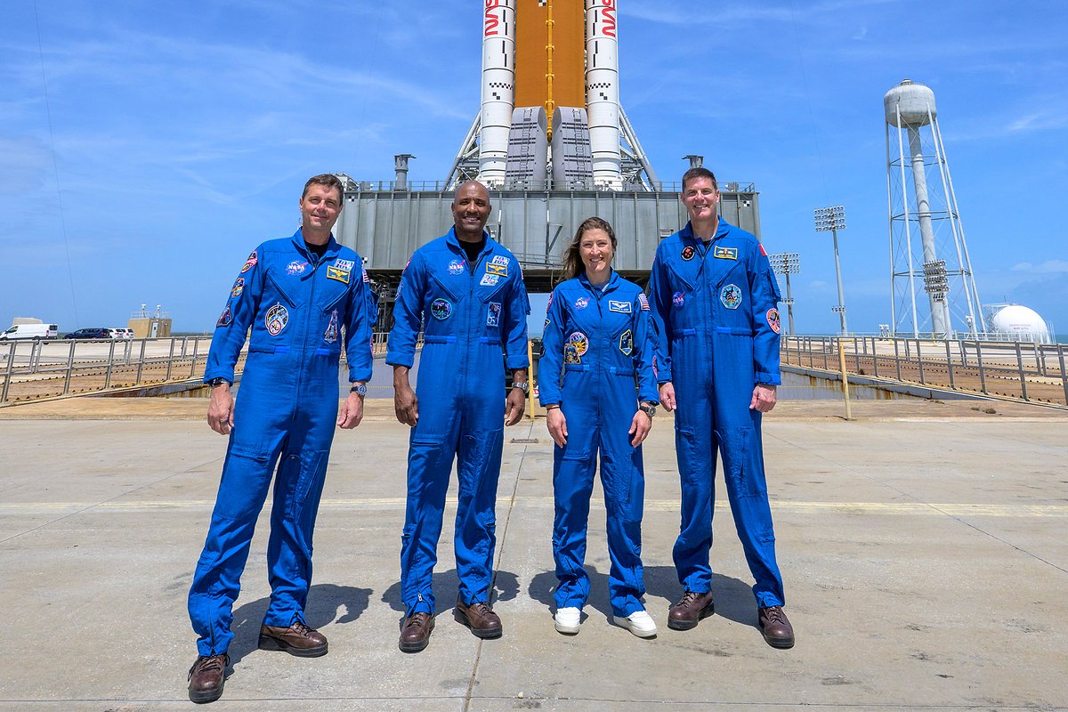 Астронавты Рид Уайзман, Виктор Гловер, Кристина Кох и Джереми Хансен