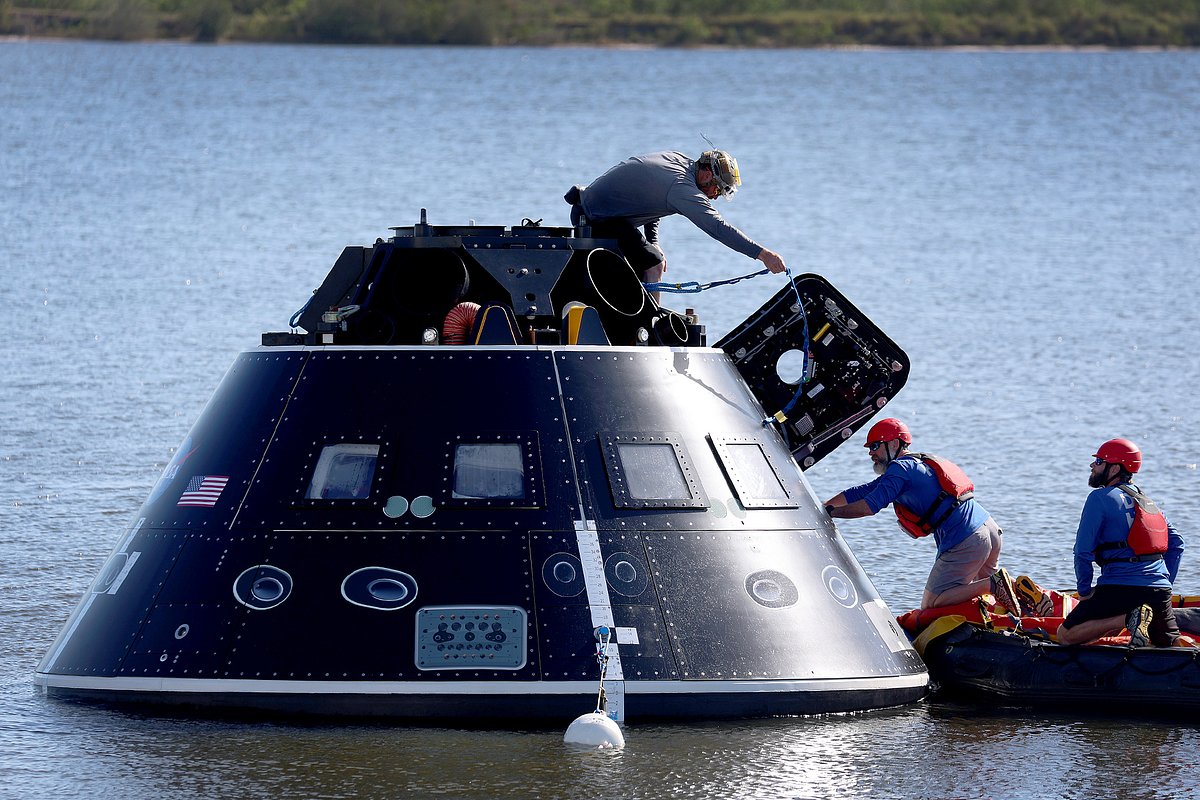 Испытания спускаемой капсулы космического корабля Orion