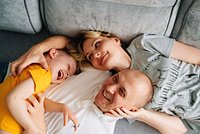 Какие льготы и выплаты положены малоимущим семьям с детьми в 2026 году? Как оформить статус и кому могут отказать 