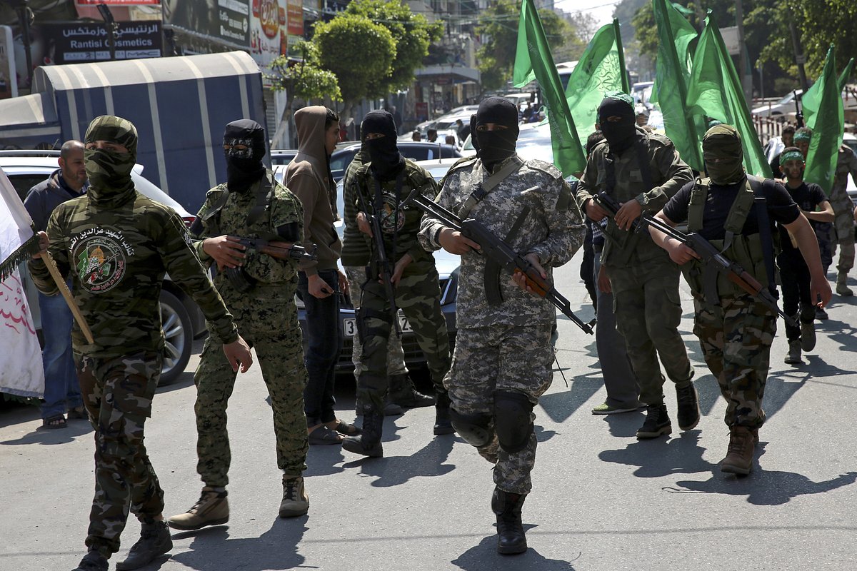 Боевики в масках из бригад военного крыла ХАМАС