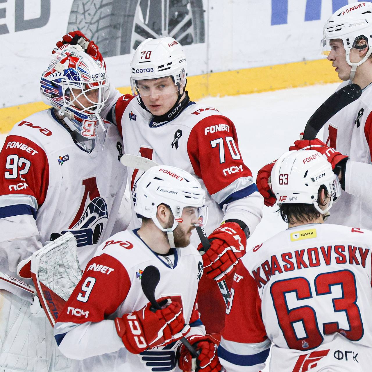 Чемпион КХЛ приблизился к защите титула