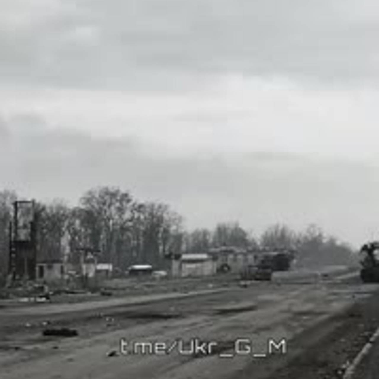 Мощный удар российских FPV-дронов по технике ВСУ попал на видео