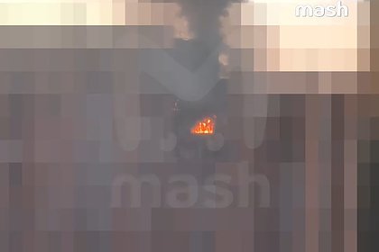 Пожар в многоэтажке после удара ВСУ по региону в 1500 километрах от границы попал на видео
