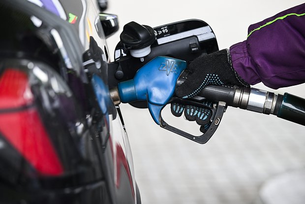 В Охотском округе Хабаровского края более двух недель нет бензина