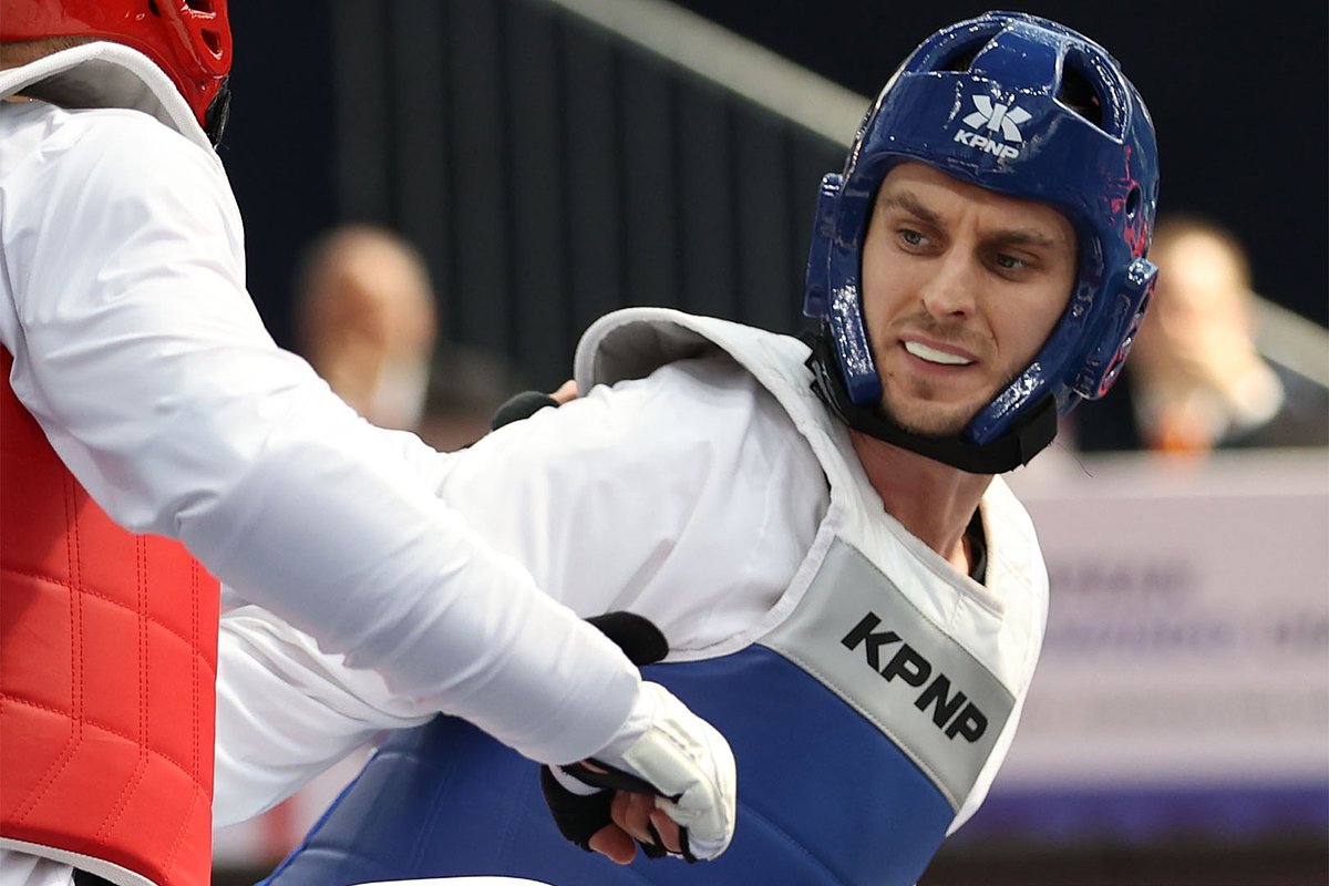 Владислав Ларин