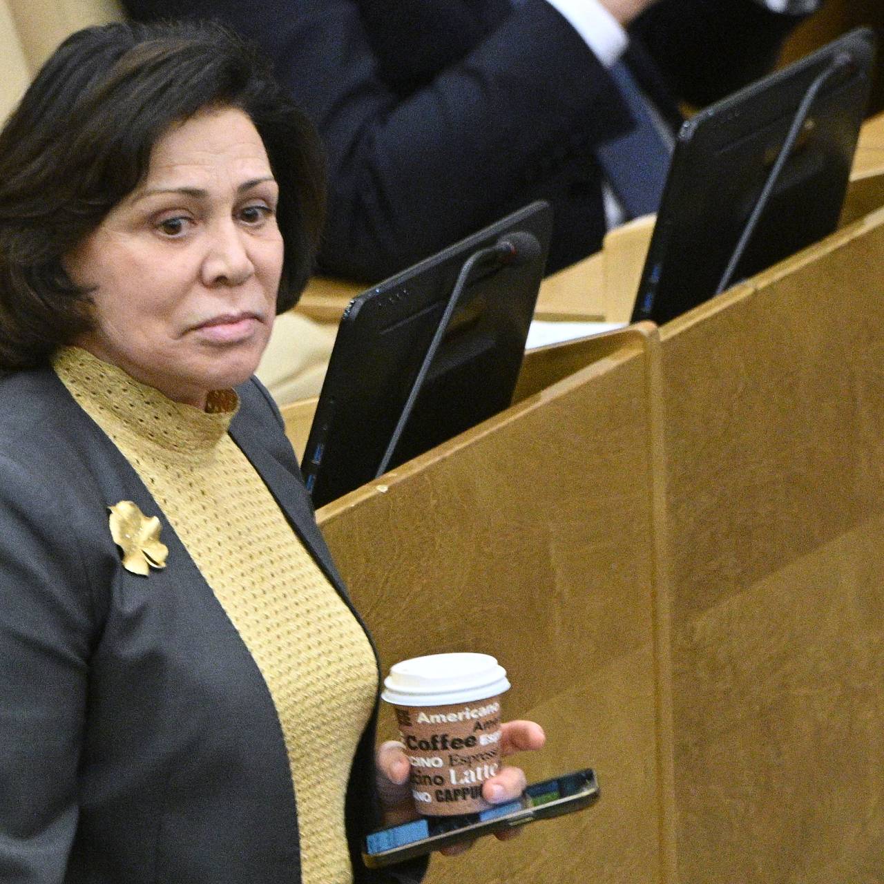 Роднина признала невозможность просмотра российского футбола без пива