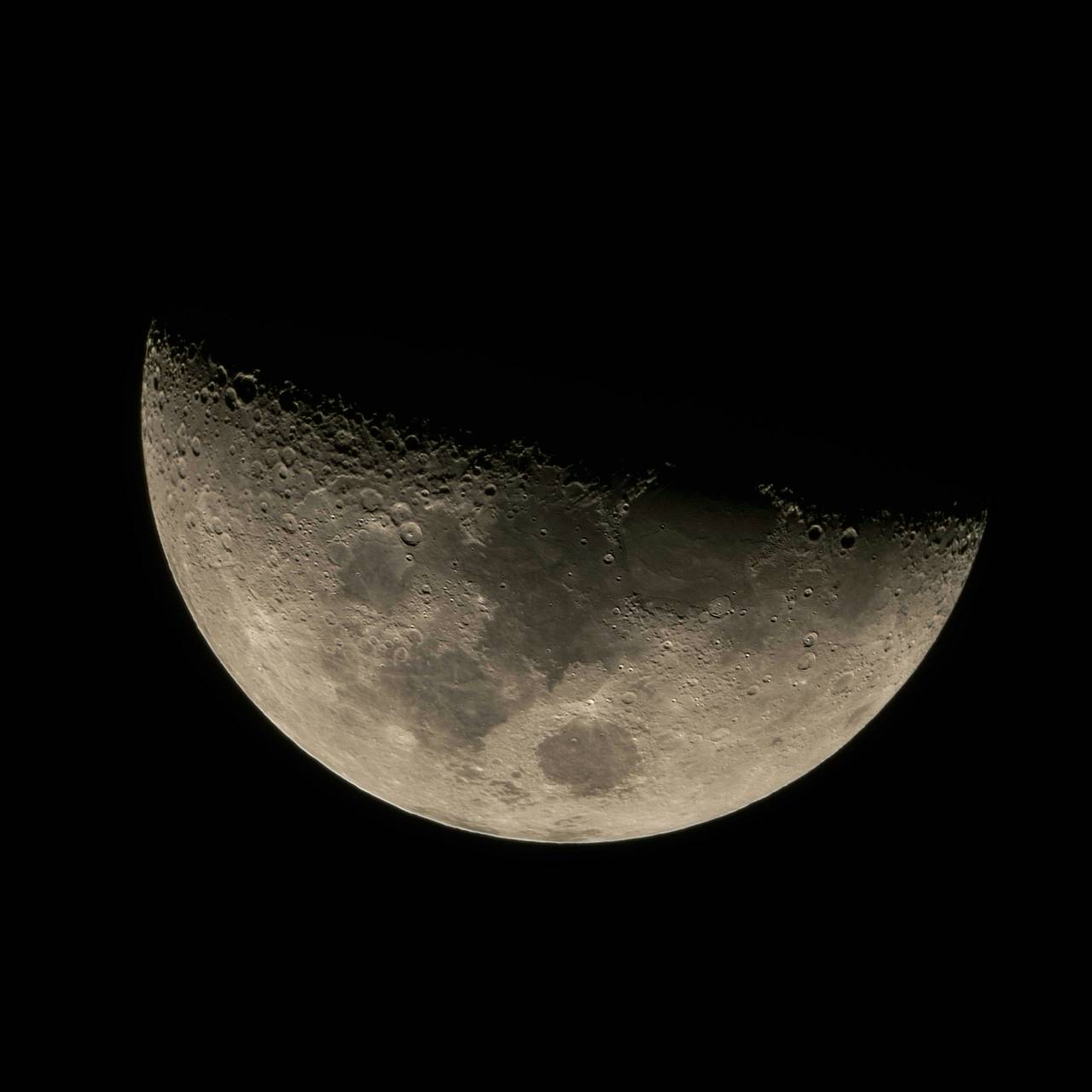 На летящем к Луне корабле сломался единственный туалет