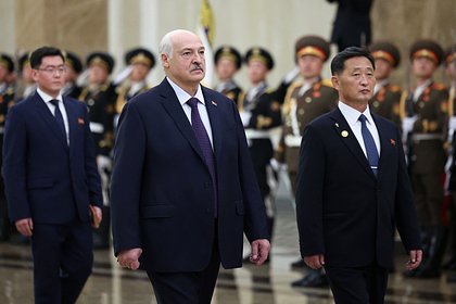 Лукашенко подарил хоккеистам минского &laquo;Динамо&raquo; набор продуктов