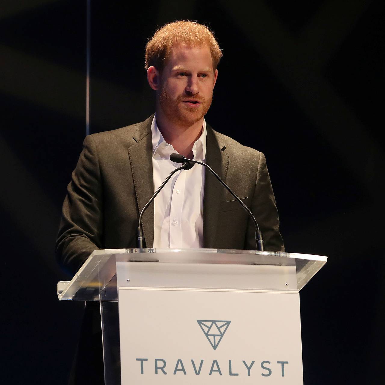 Обнародована интимная переписка принца Гарри с журналисткой