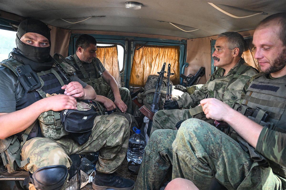 Российские военнослужащие в окрестностях Авдеевки. Донецкая Народная Республика (ДНР), Россия