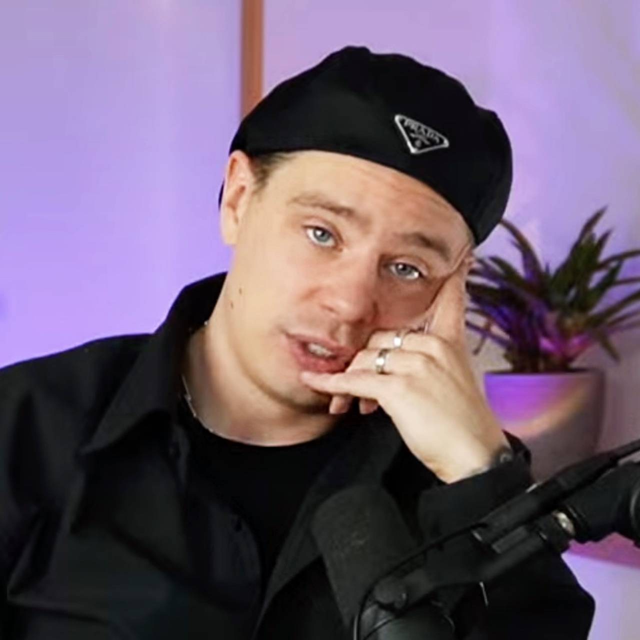 За двумя российскими комиками в метро погнался сумасшедший