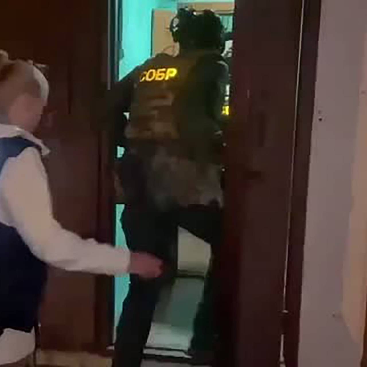 Задержание вымогателей денег и секретов у россиян попало на видео