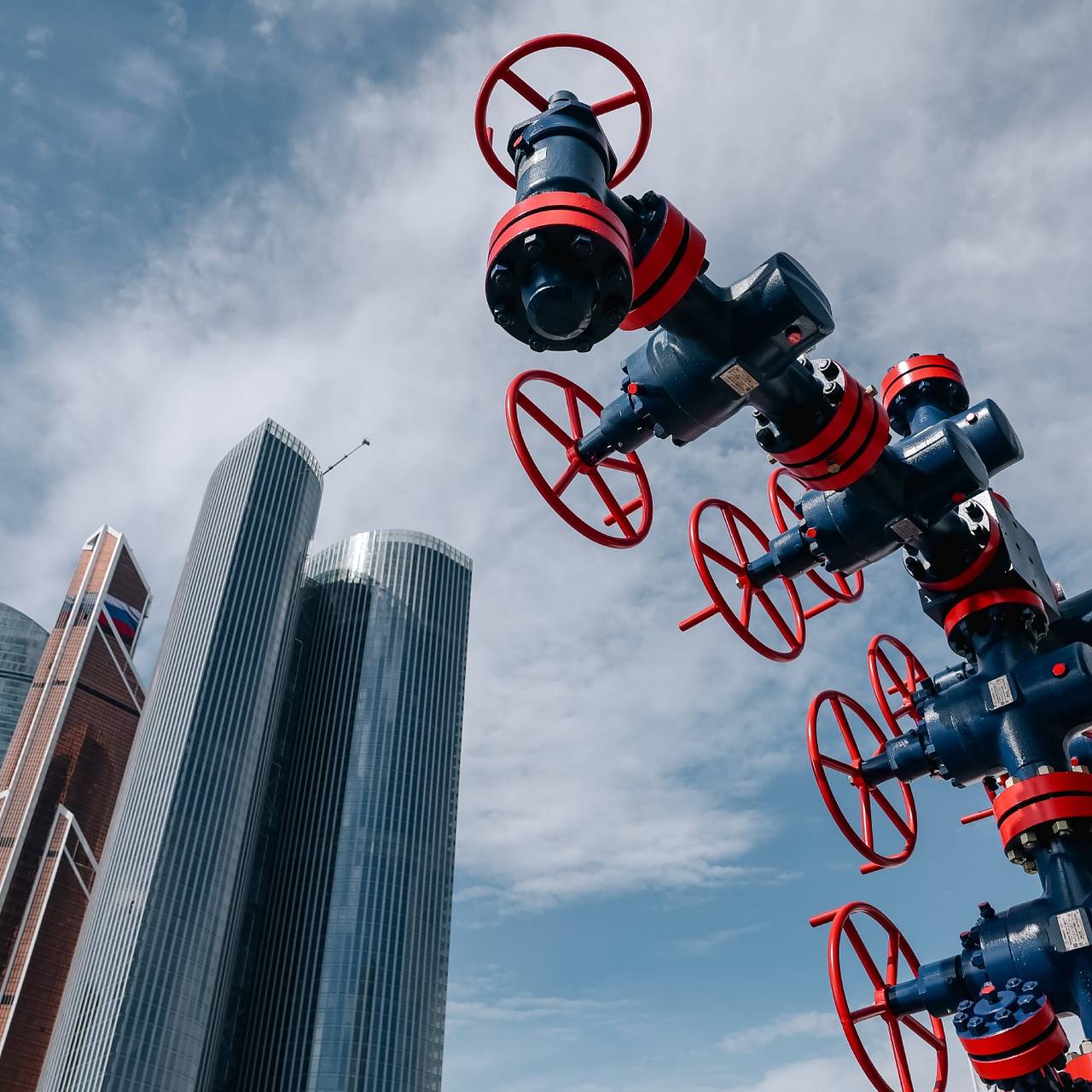 Доходы России от продажи нефти и газа упали