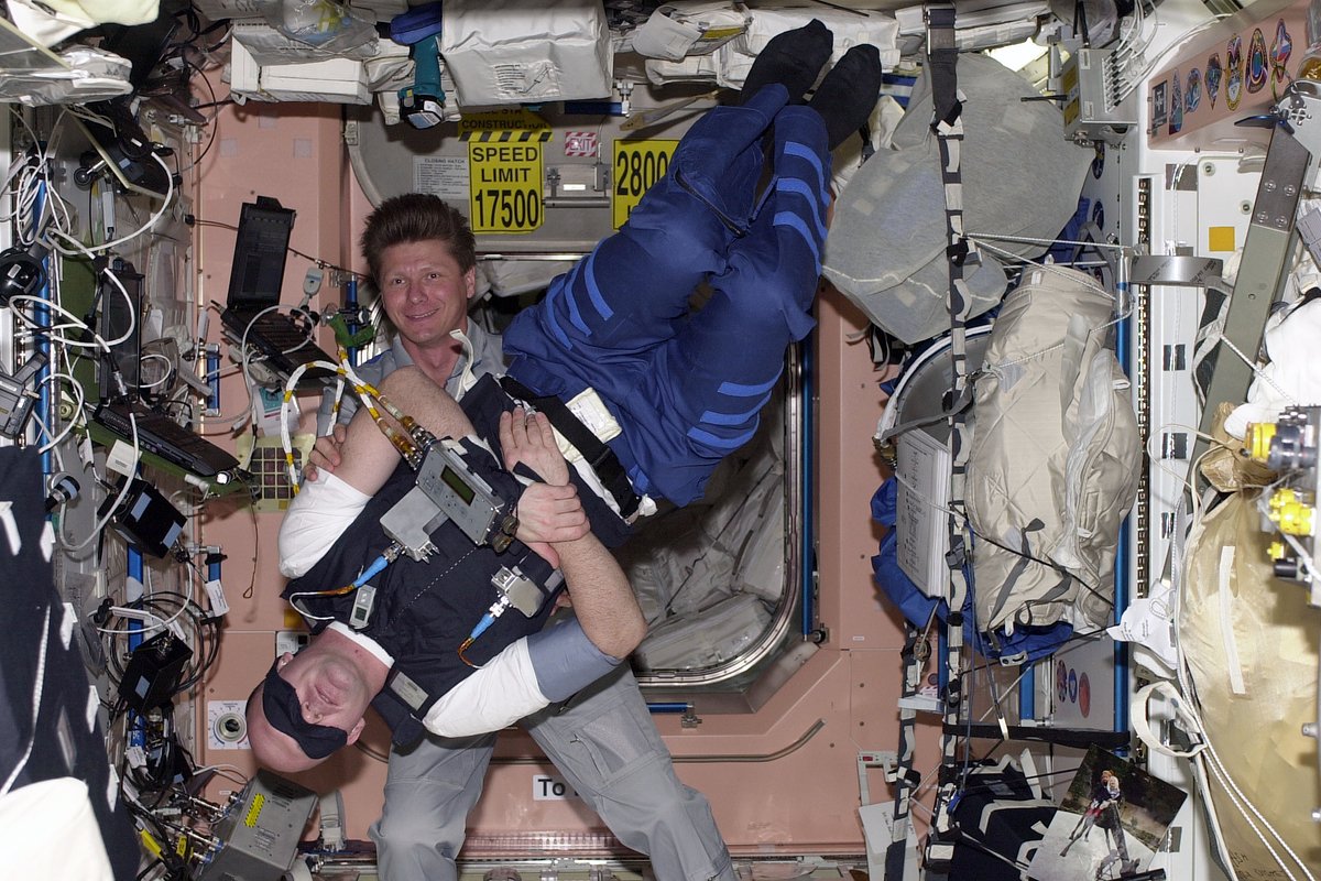 Из-за постоянного гула вентиляторов систем жизнеобеспечения и насосов на МКС шумно