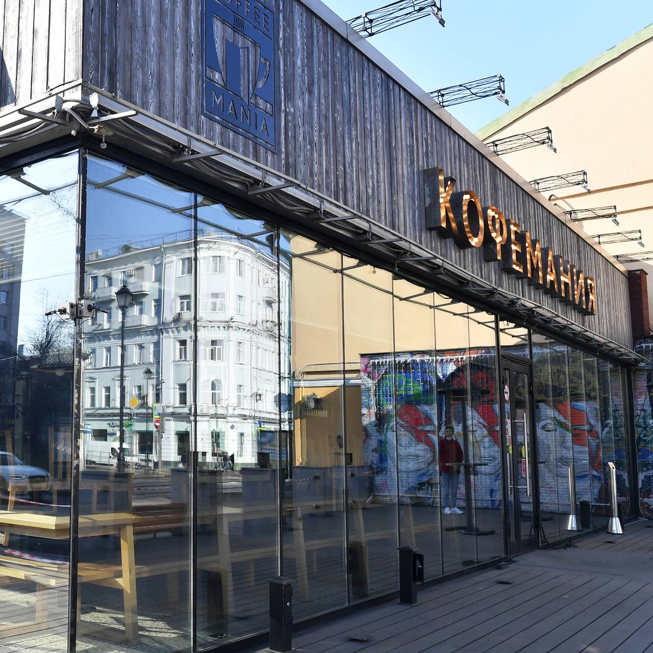 &laquo;Кофемания&raquo; выпустила куличи за 6,9 тысячи и пасхальные корзины за 55 тысяч рублей