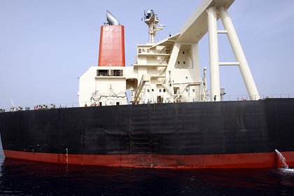 Судно из Японии впервые смогло пройти заблокированный Ормузский пролив