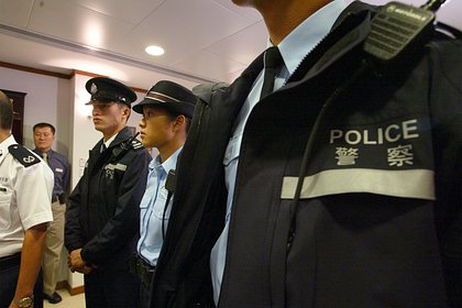 Мужчина вернулся из поездки и нашел в своей постели голую женщину