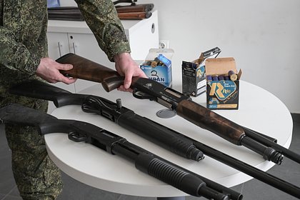 Двое россиян захотели стать оружейными баронами и привезли оружие из Запорожья