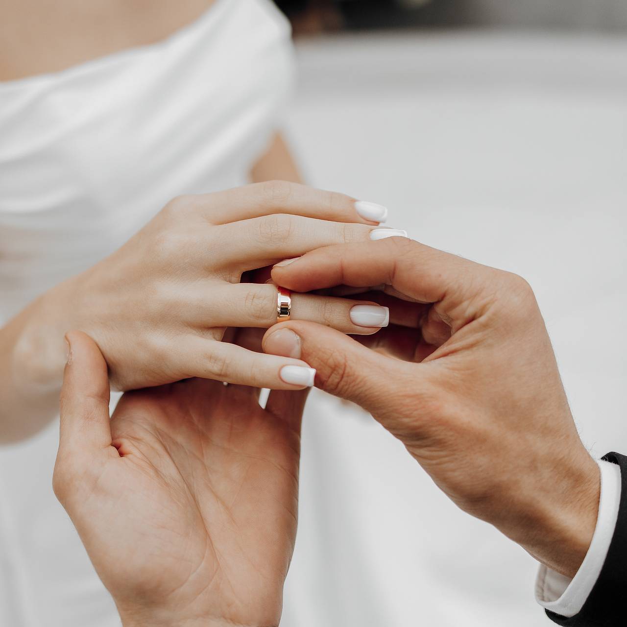 Свадебного рилсмейкера засудили на сотни тысяч рублей за непонравившийся ролик