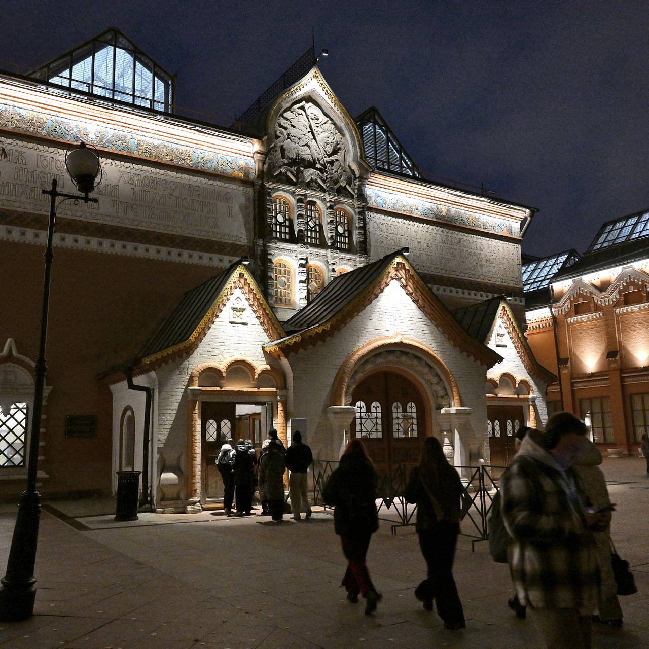 Третьяковка передала РПЦ две иконы Божьей Матери