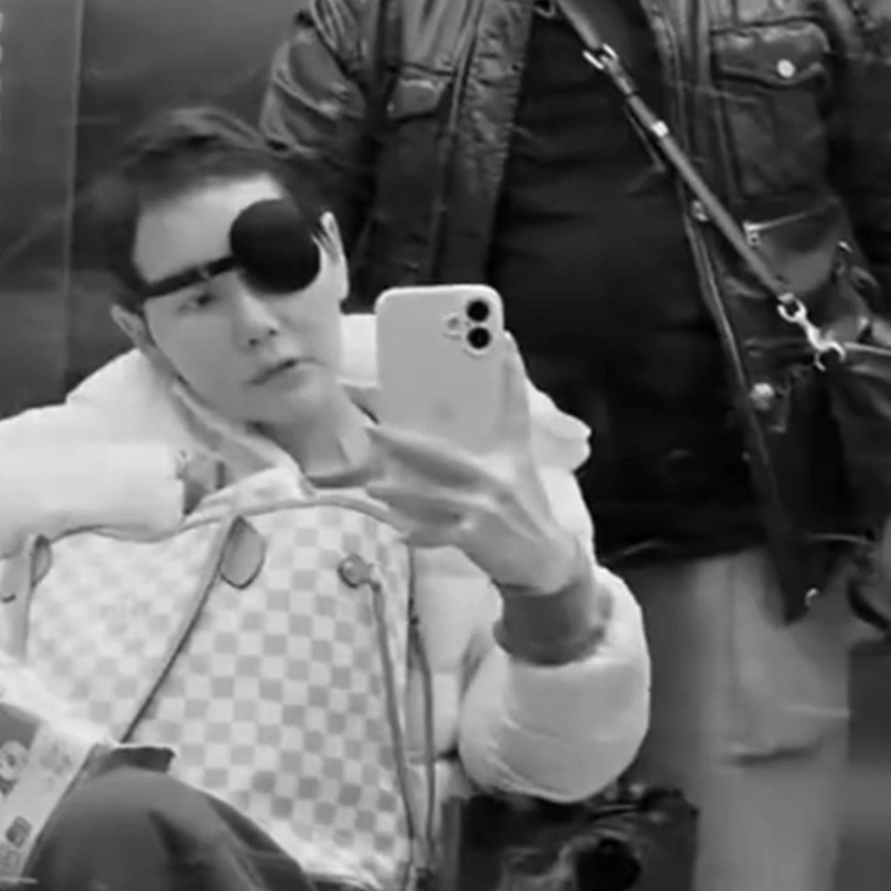 Ослепшую из-за рака блогершу не смогли спасти