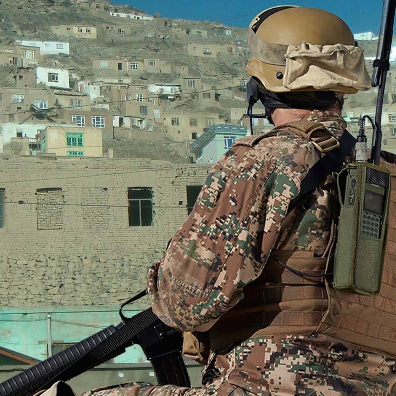 С началом иранской войны в эфир вышла новая загадочная радиостанция, похожая на &laquo;радио Судного дня&raquo;. Почему ее пытаются заглушить?