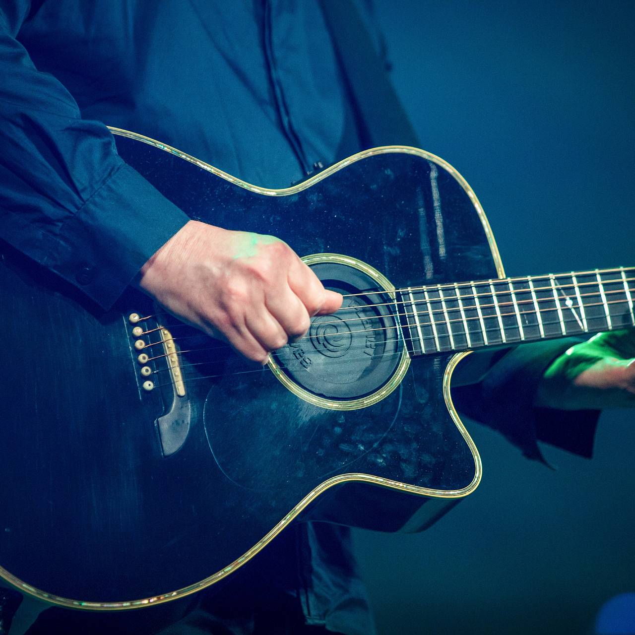 Раскрыты подробности о приостановленном после угрожающего звонка концерте ЛСП