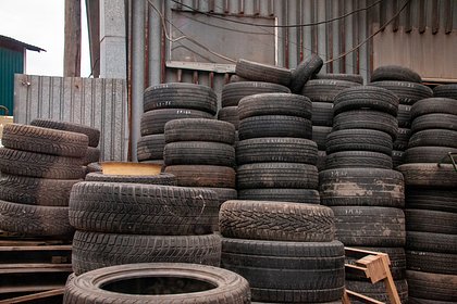 Россиянам напомнили о штрафах за неправильное за хранение шин