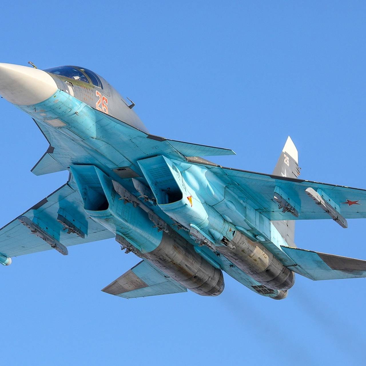 Истребитель сбросил авиабомбы на подземный бункер ВСУ