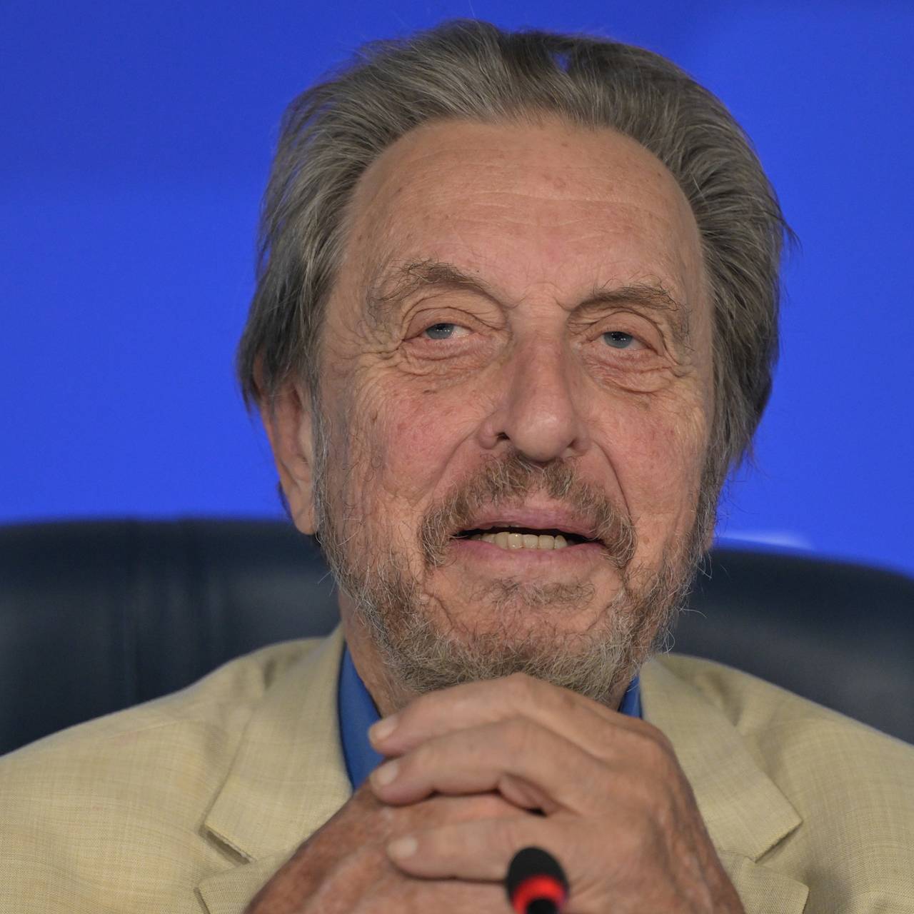 Отец Илона Маска рассказал об интересе сына к русской литературе