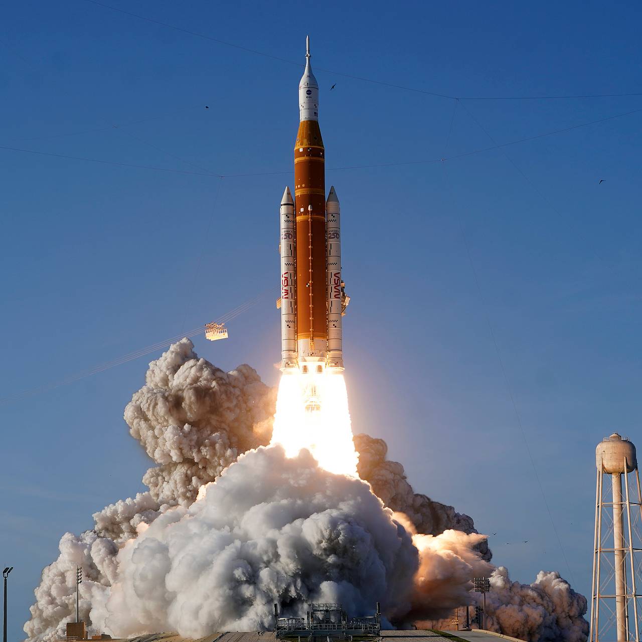 Корабль миссии Artemis II прошел половину пути к Луне