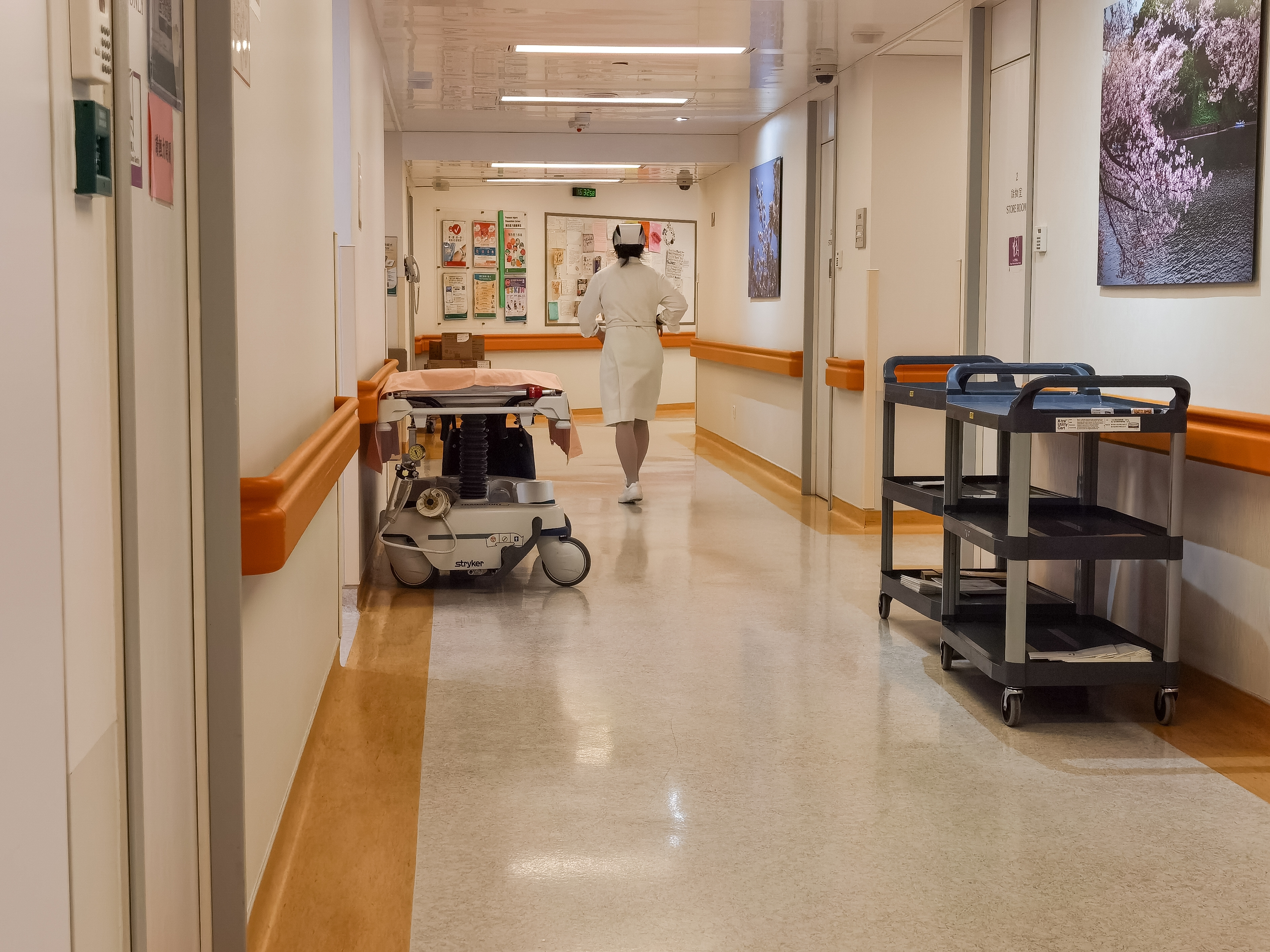 В японской больнице нашли тело забитого иранца