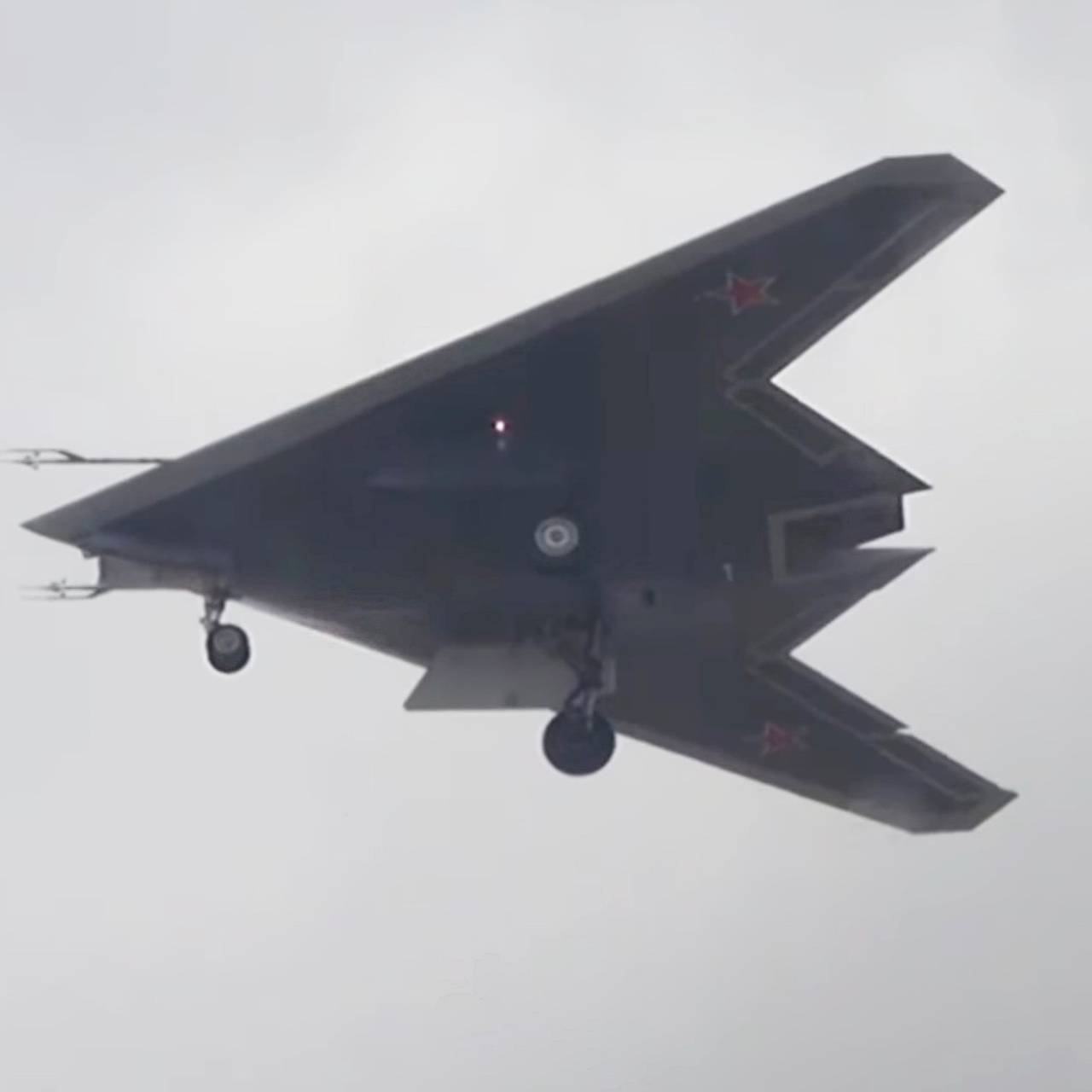 Стало известно о боевых операциях ведомого беспилотника Су-57