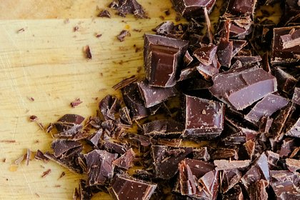 Лондонские матери массово начали употреблять шоколад с наркотиком