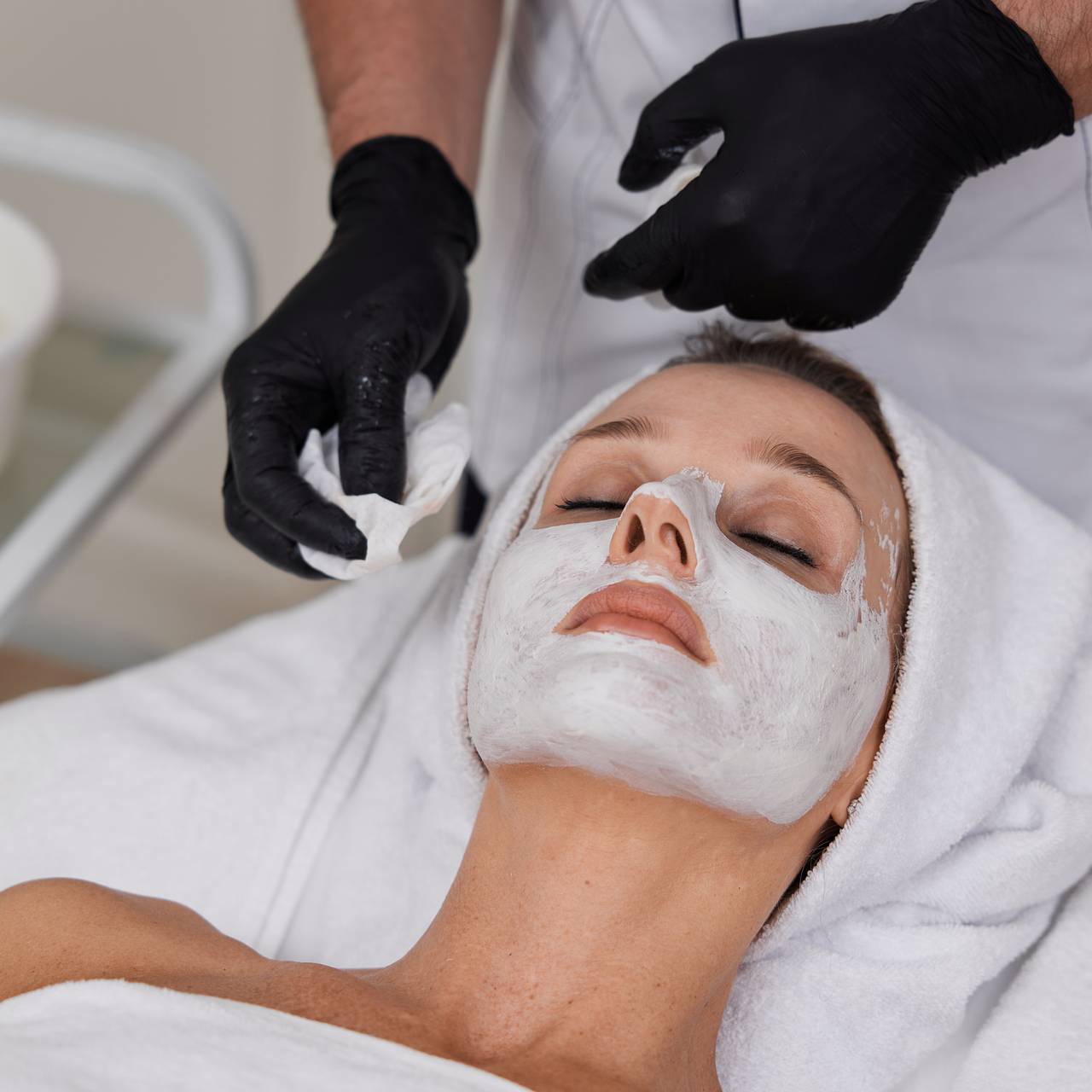 Россиянки фразой &laquo;гной в подарок&raquo; описали качество эстетических услуг в Италии