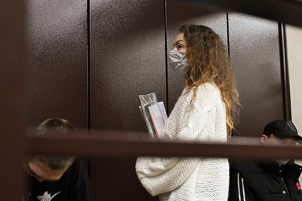 Анжела Цырульникова во время заседания суда